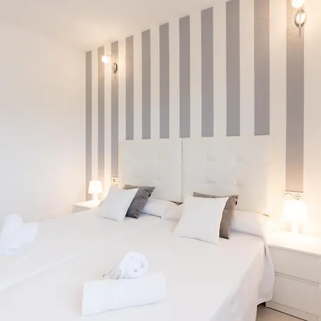 Lejlighed Hill With Terrace, Parking, Pool & Paddle Court Torremolinos