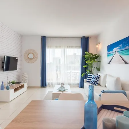 Hill With Terrace, Parking, Pool & Paddle Court Lejlighed *