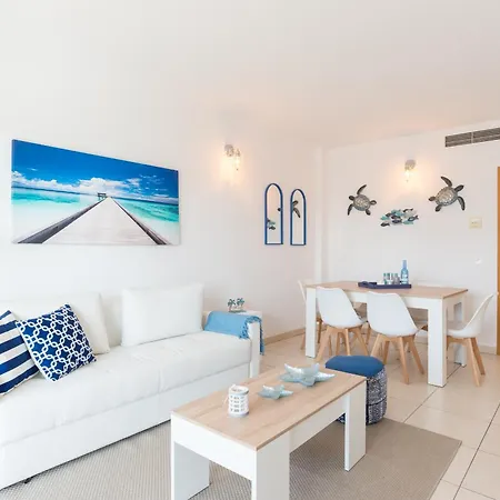 Hill With Terrace, Parking, Pool & Paddle Court Апартаменти Торремолінос