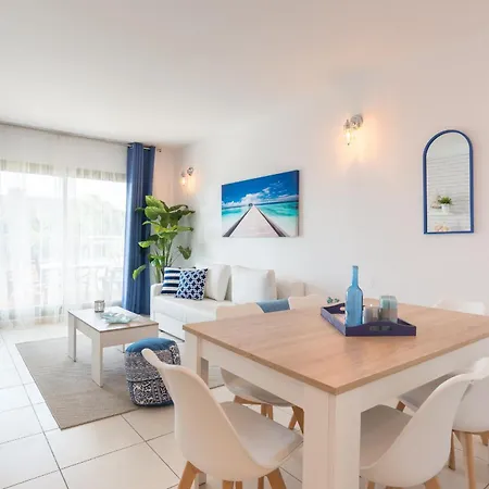 Hill With Terrace, Parking, Pool & Paddle Court *