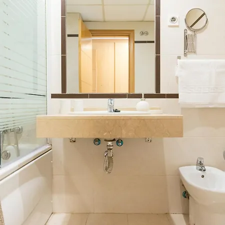 Hill With Terrace, Parking, Pool & Paddle Court * Torremolinos