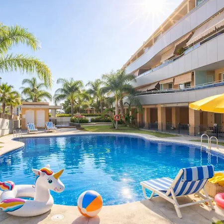 Apartman Hill With Terrace, Parking, Pool & Paddle Court *