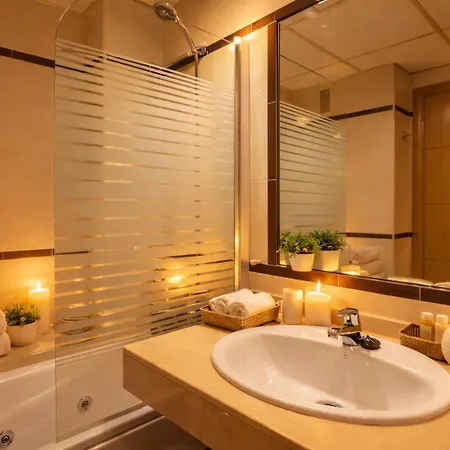 Apartament Hill With Terrace, Parking, Pool & Paddle Court Torremolinos