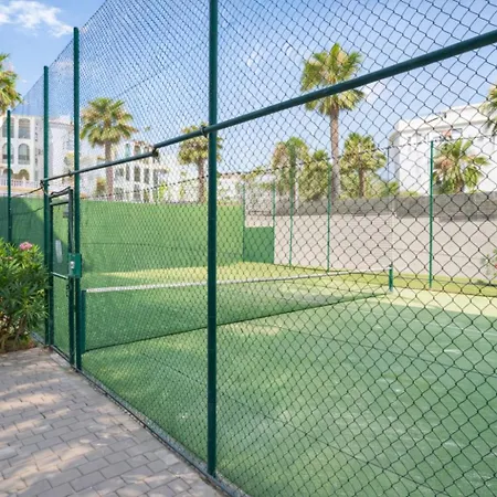 Hill With Terrace, Parking, Pool & Paddle Court Lägenhet Torremolinos