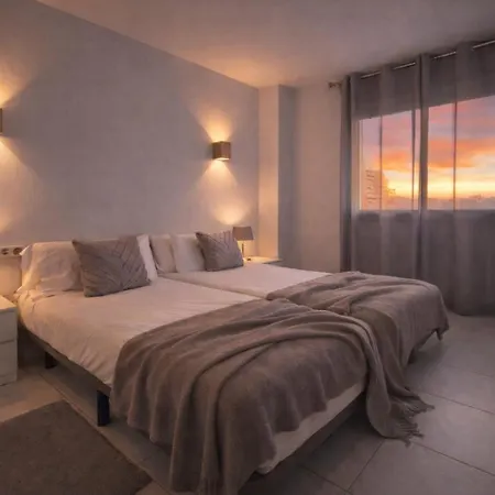 Hill With Terrace, Parking, Pool & Paddle Court * Τορρεμολίνος