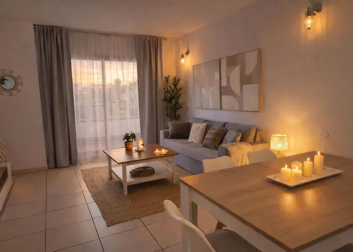 Appartamento Hill With Terrace, Parking, Pool & Paddle Court