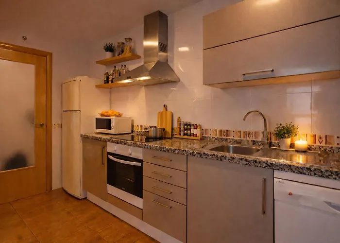 Appartamento Hill With Terrace, Parking, Pool & Paddle Court