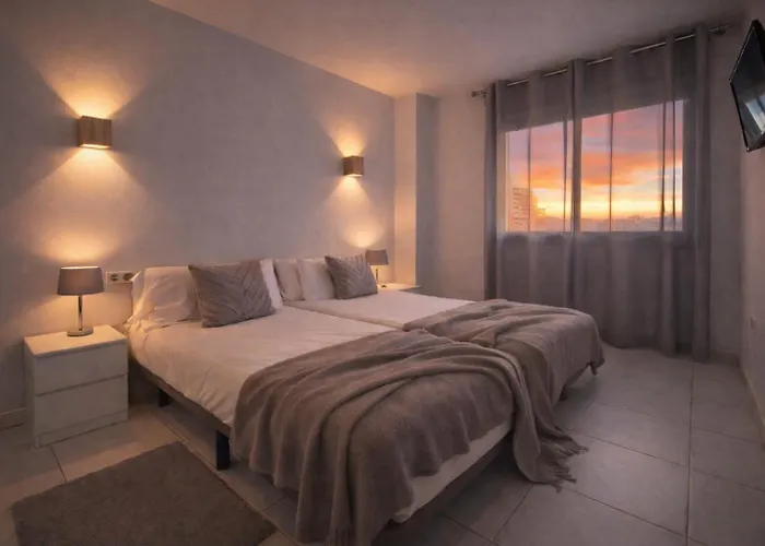 Hill With Terrace, Parking, Pool & Paddle Court * Торремолинос