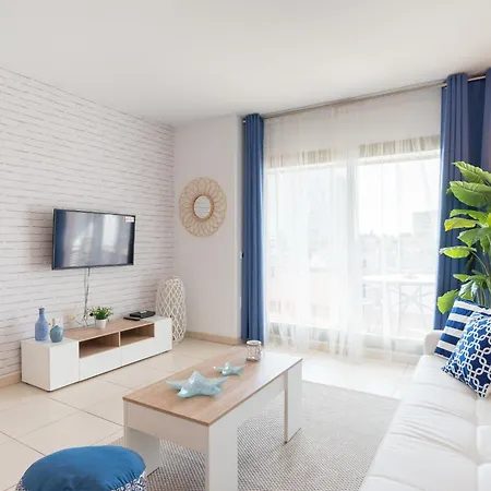 Hill With Terrace, Parking, Pool & Paddle Court Торремолинос