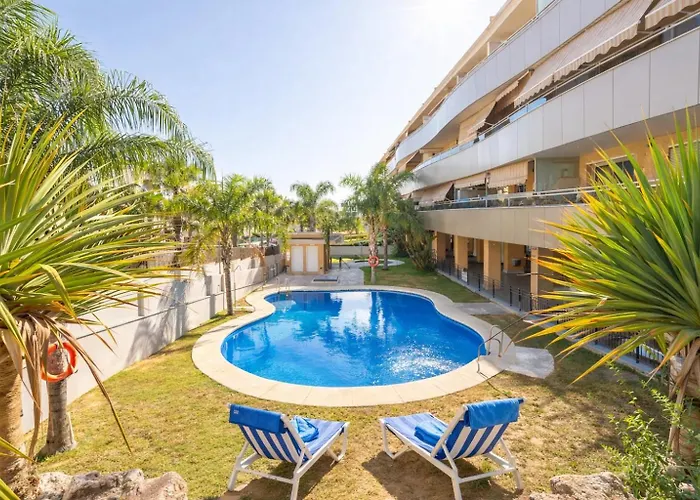 Hill With Terrace, Parking, Pool & Paddle Court * Torremolinos